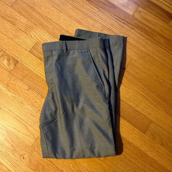 Bundle of 3 pairs of J. Ferrar Pants - Picture 3 of 3